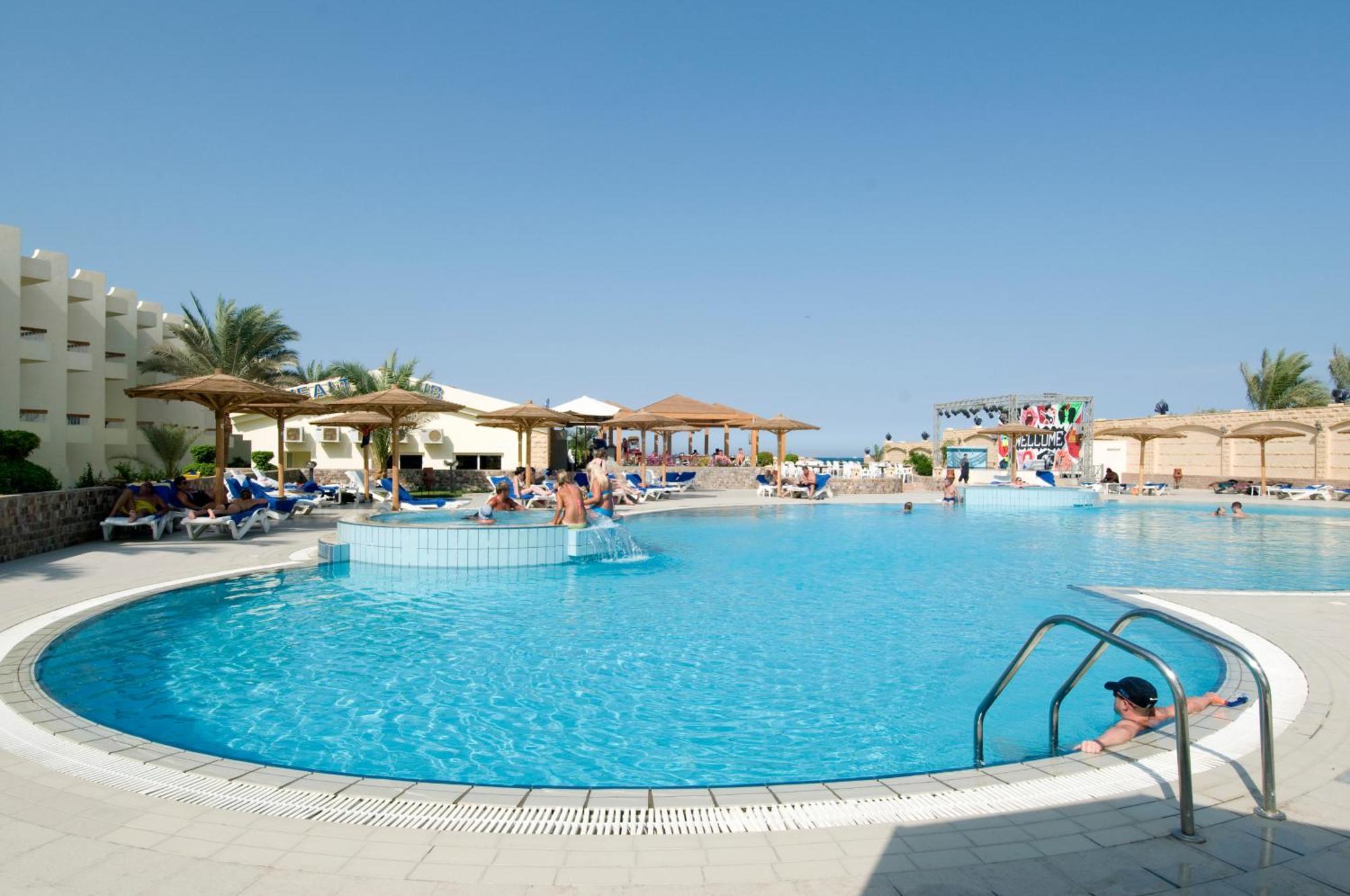 منتجع بالم بيتش 4*